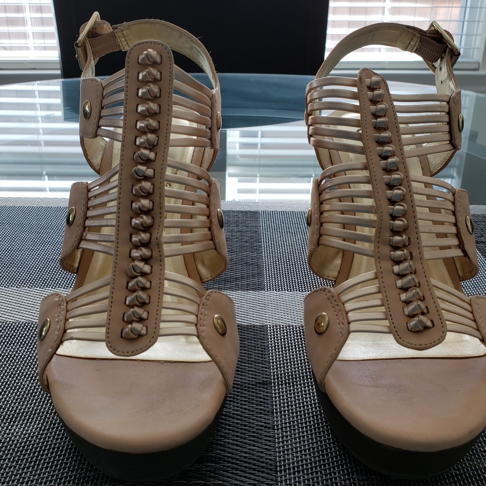 Pre-owned Cream and Gold Wedge Sandals
